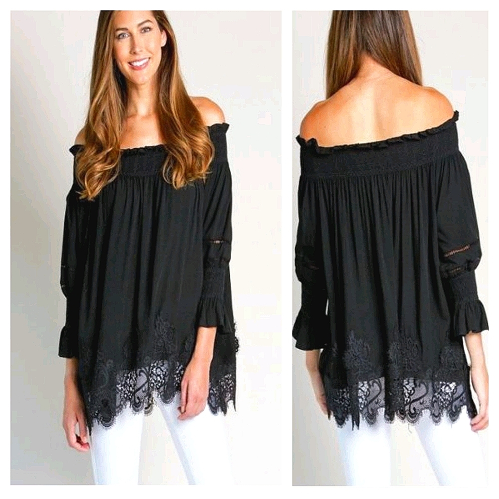 NWT ~ PAPARAZZI BY BIZ Off-the-shoulder Lace Top